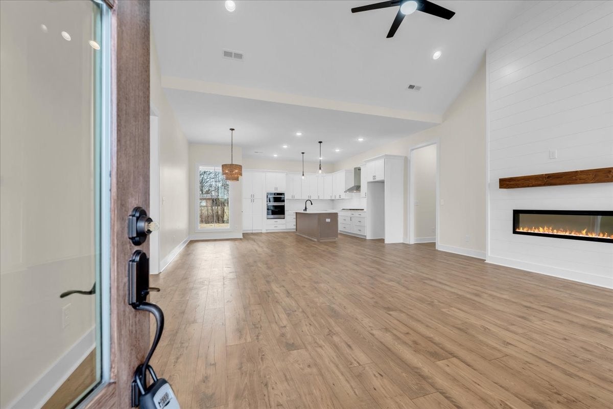 83 Hickory Grove Dr