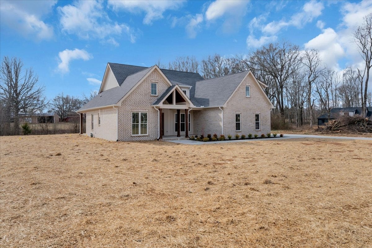 83 Hickory Grove Dr