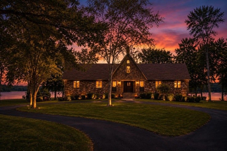 103 W Ridge Dr