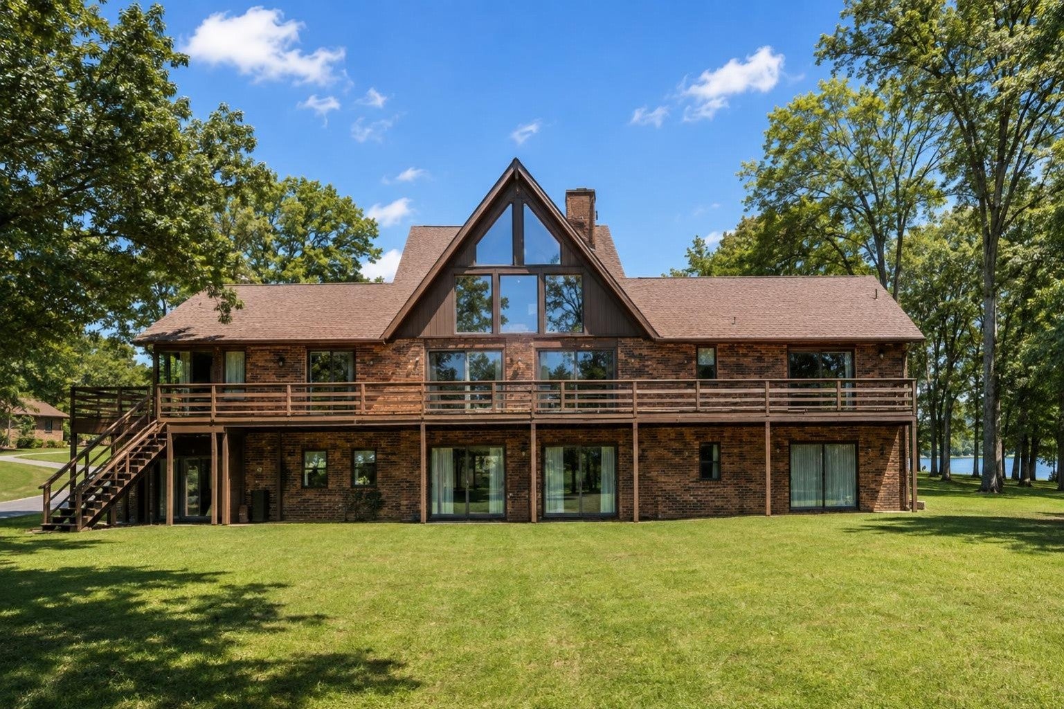 103 W Ridge Dr