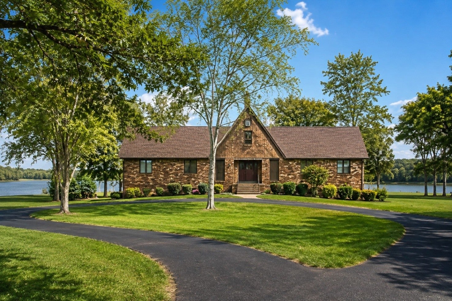 103 W Ridge Dr