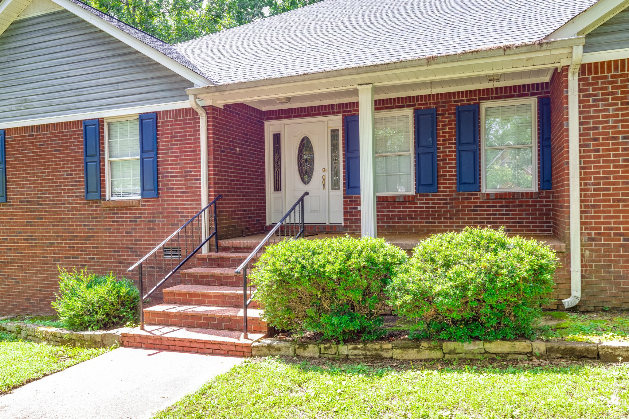 106 Parkwood Ln