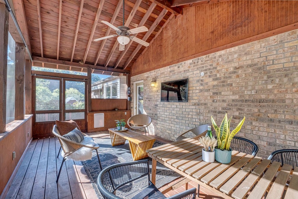 8008 Quail Creek Rd