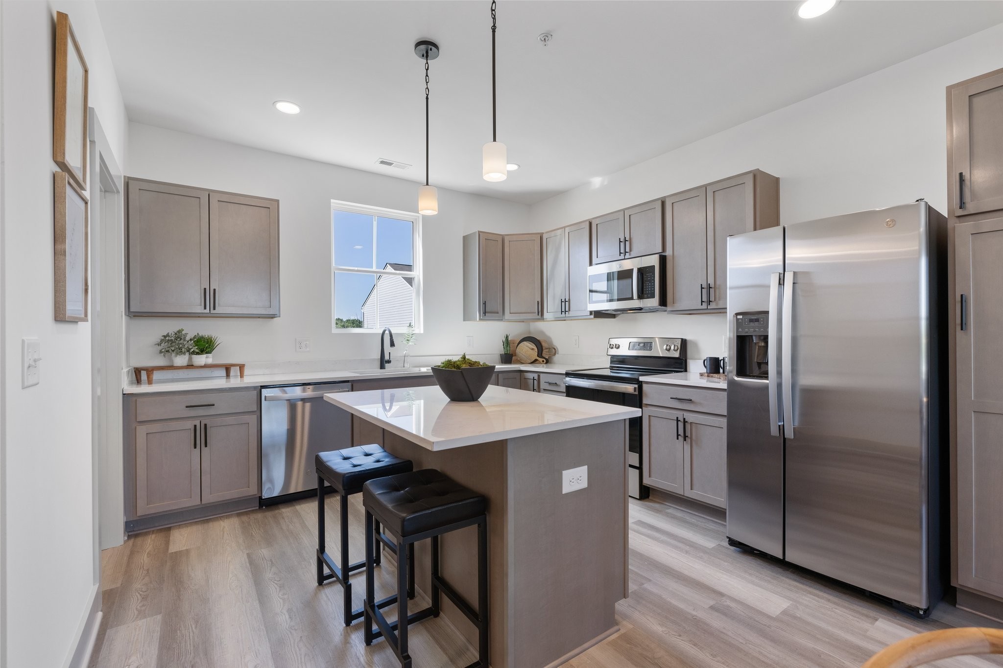 902 Harper Lndg