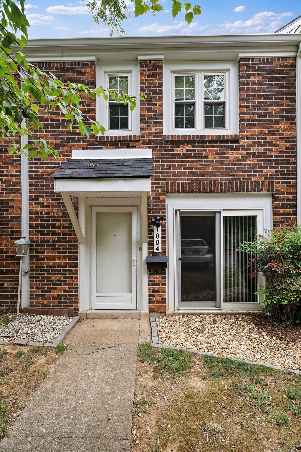 2.0-bed rental at 1004 Granville Rd