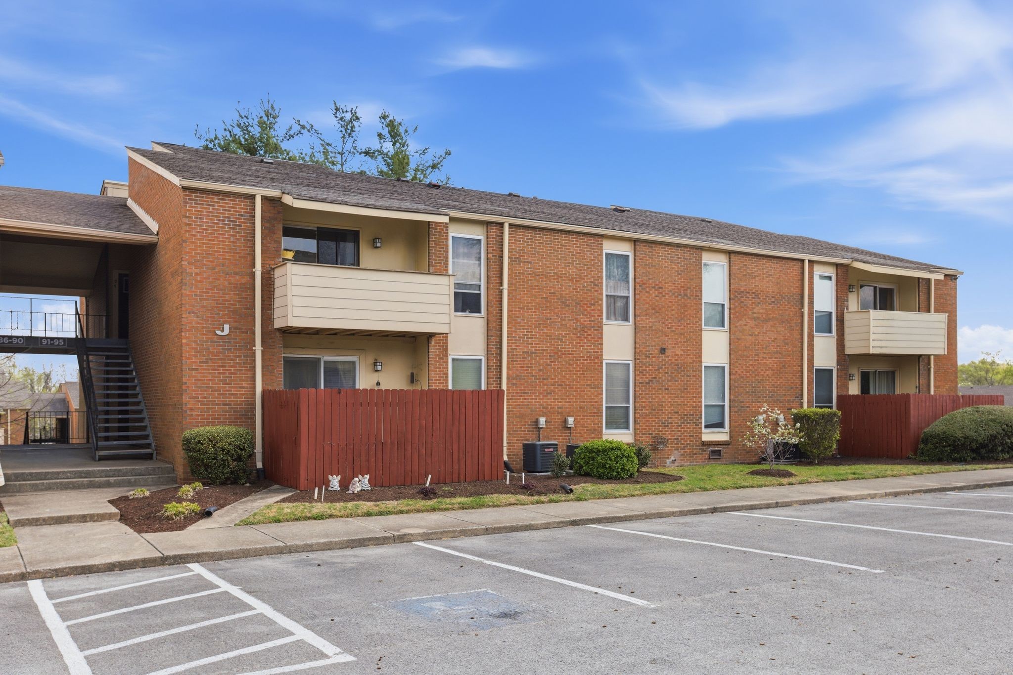 515 Basswood Ave #J94