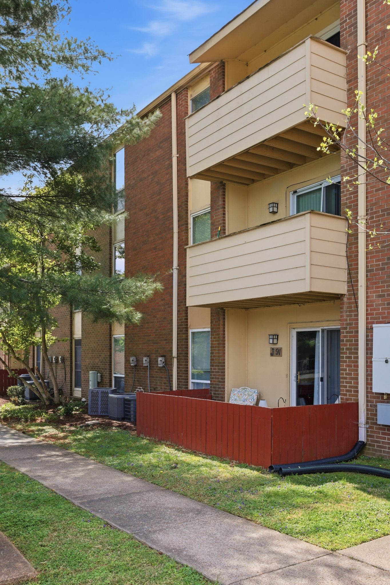 515 Basswood Ave #J94