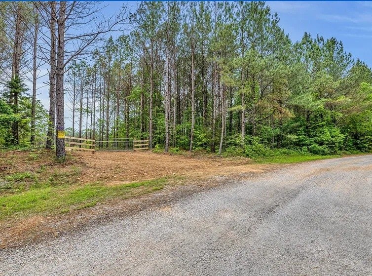 112 Cabin Rd