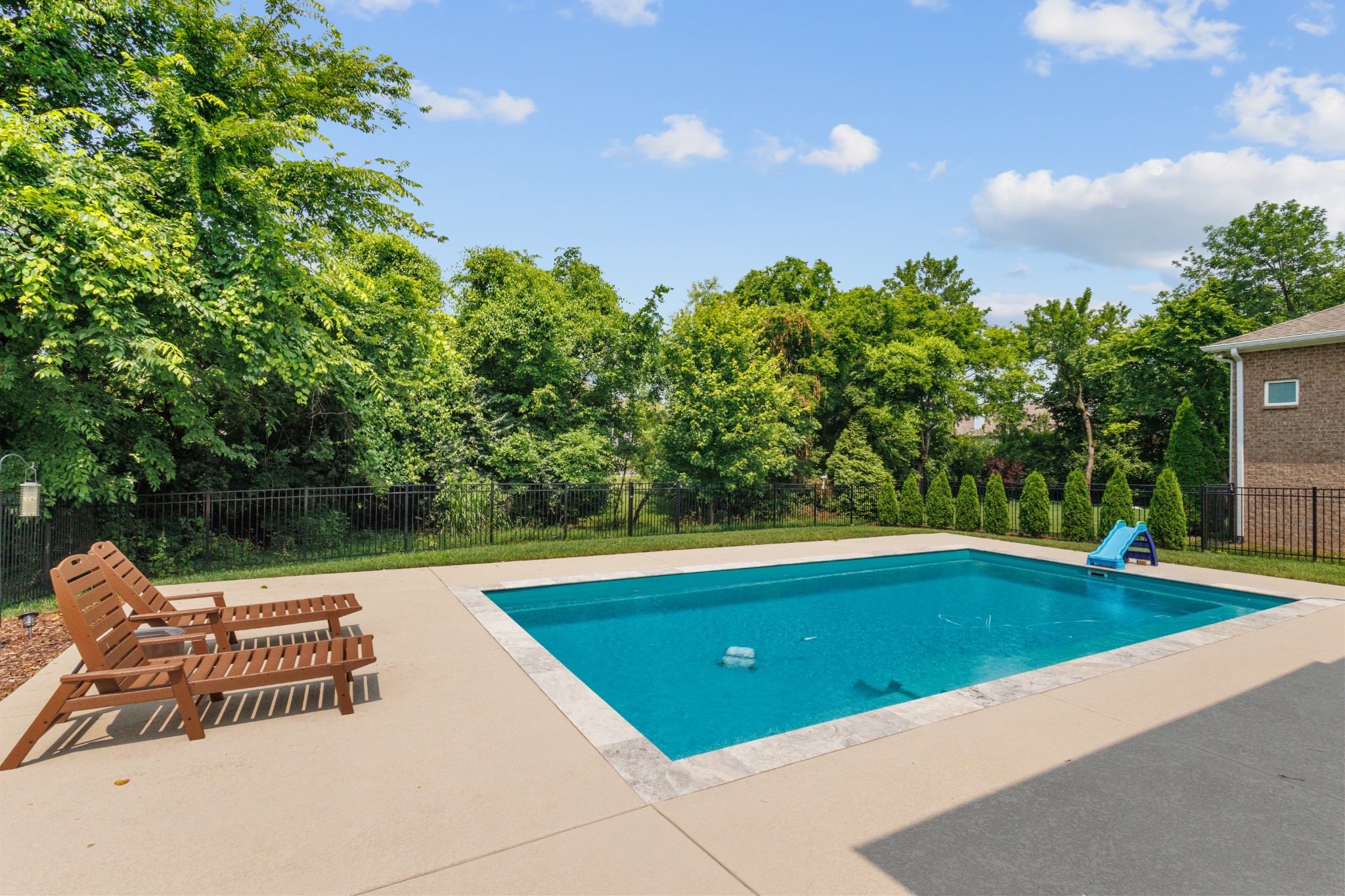 215 Catalina Way