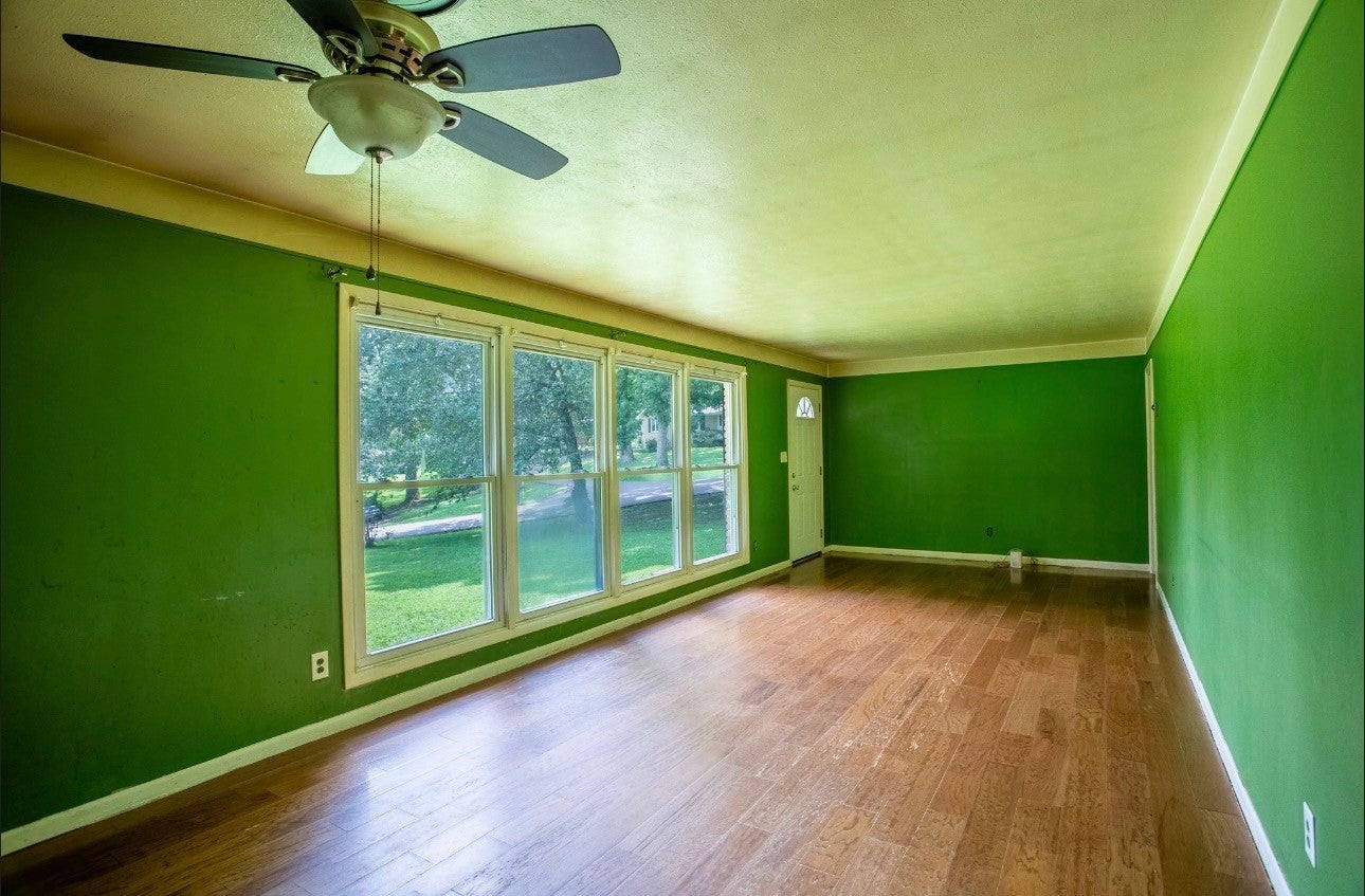 102 Woodland Dr