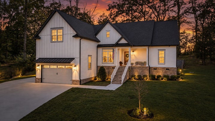 Photo 1 of 69 — 555 STATION CIRCLE, Tullahoma, TN 37388