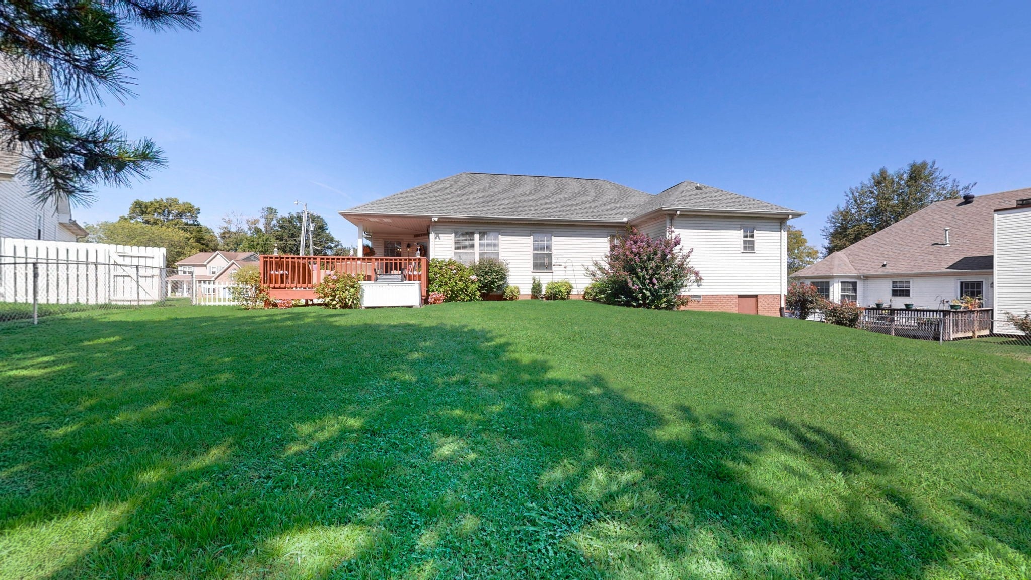 597 Edinburgh Way