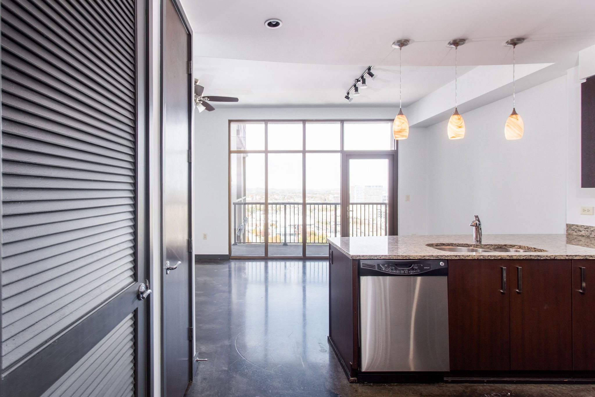 1510 Demonbreun St 1207