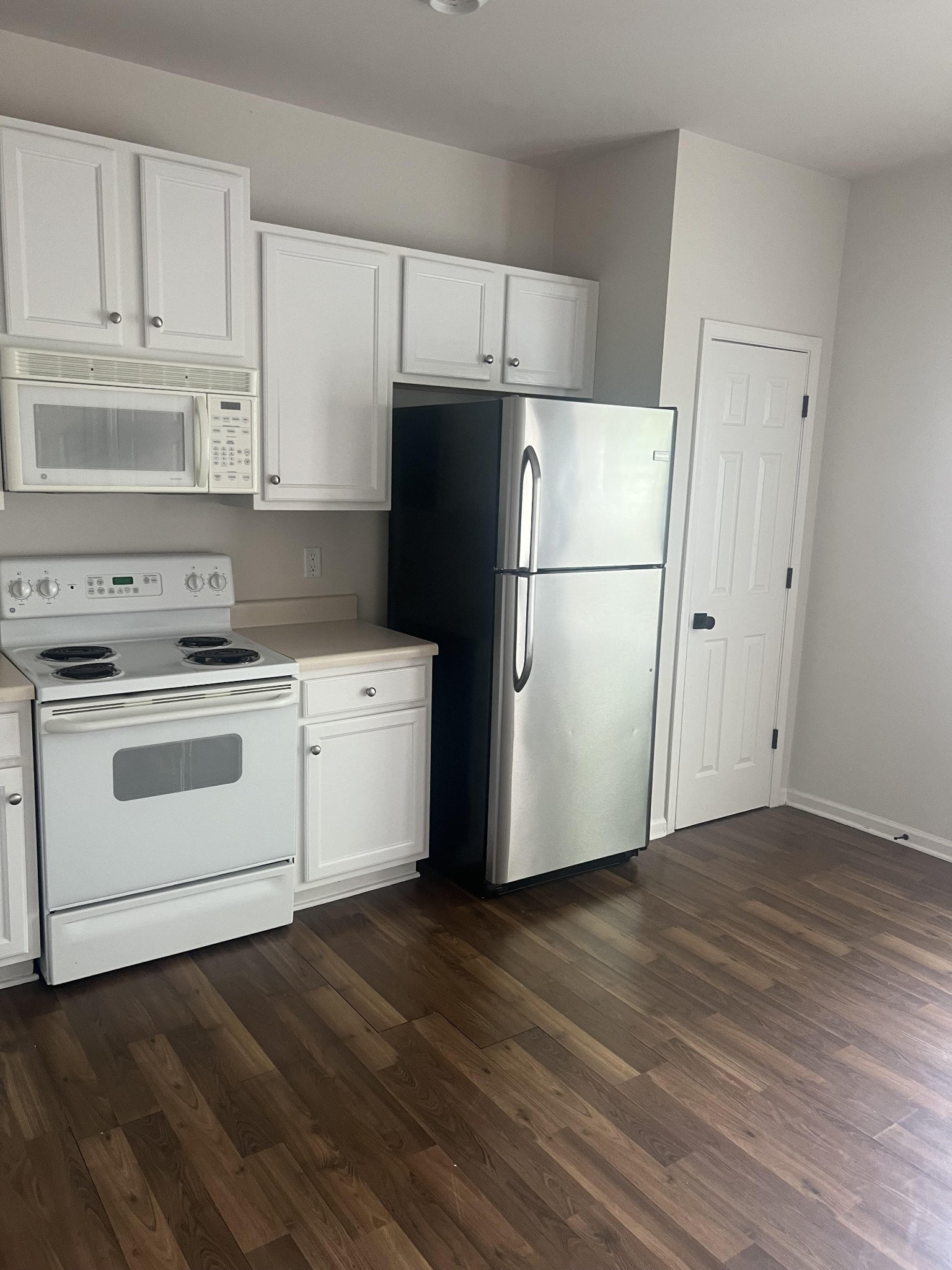 1101 Downs Blvd 77