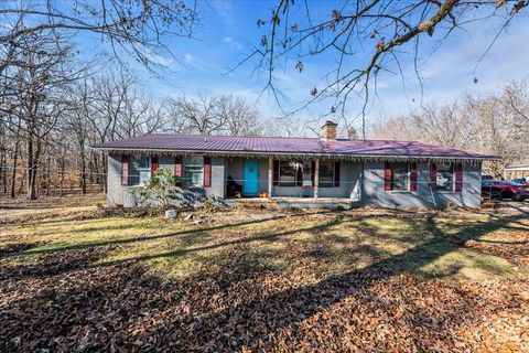 305 Oak Leaf Cir Winchester TN 37398