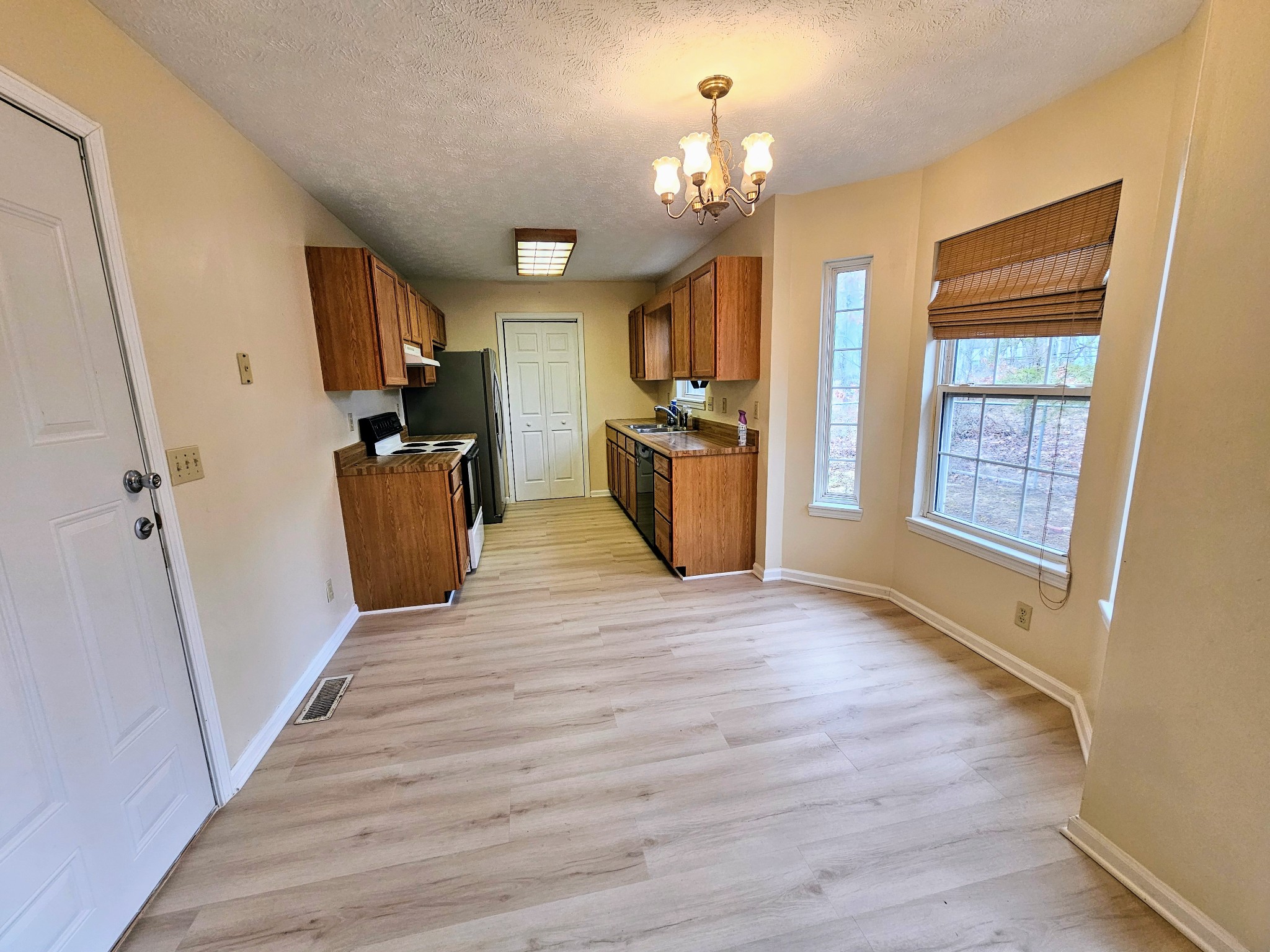 148 Chelsea Dr
