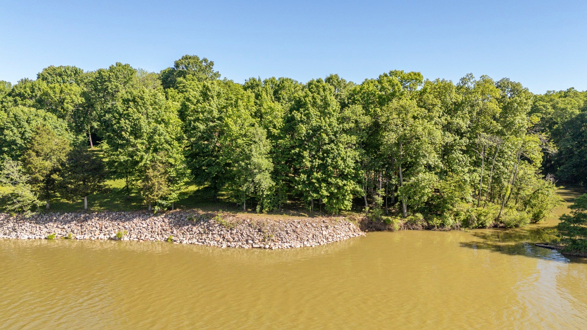 4 Island View Dr