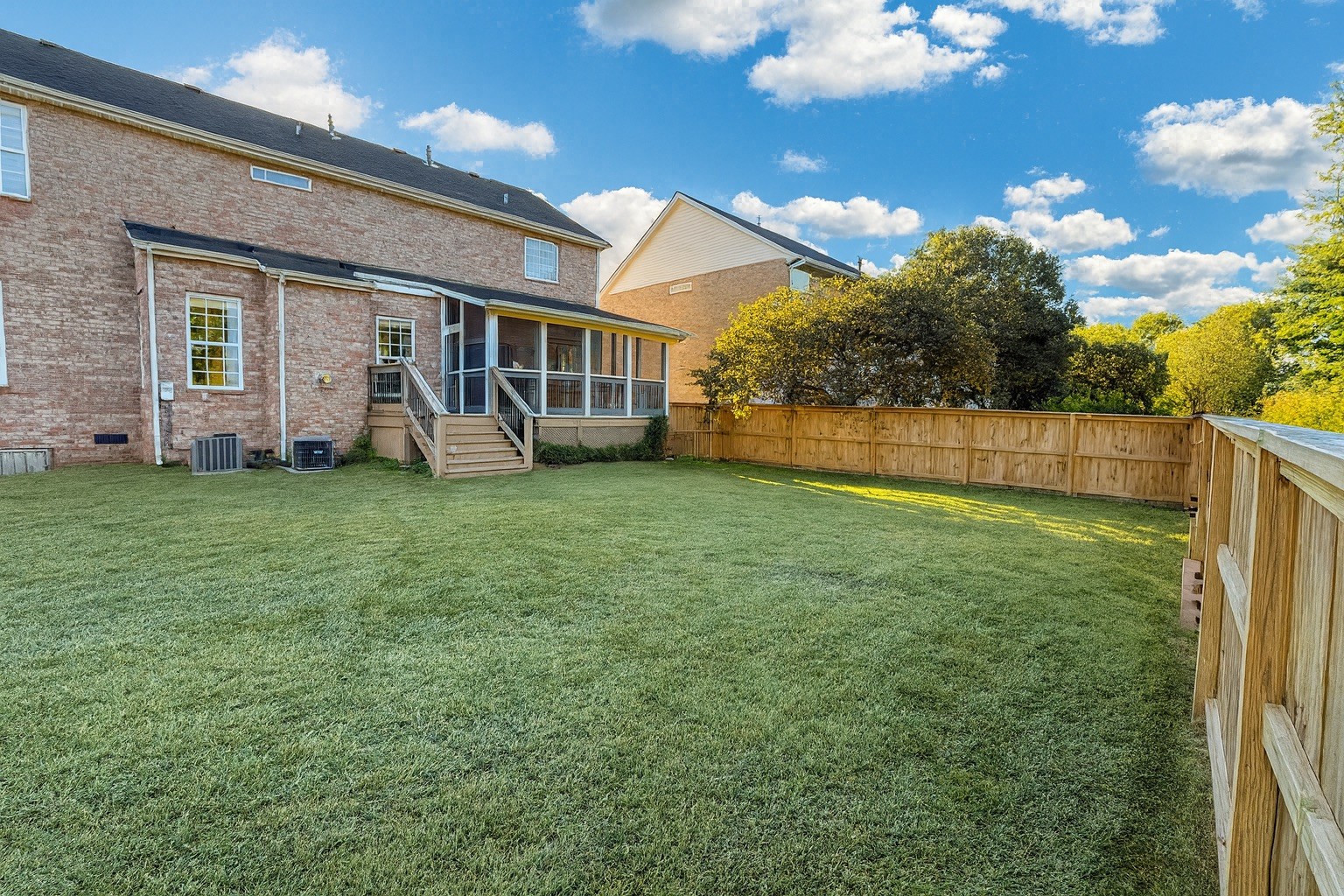 260 Wisteria Dr