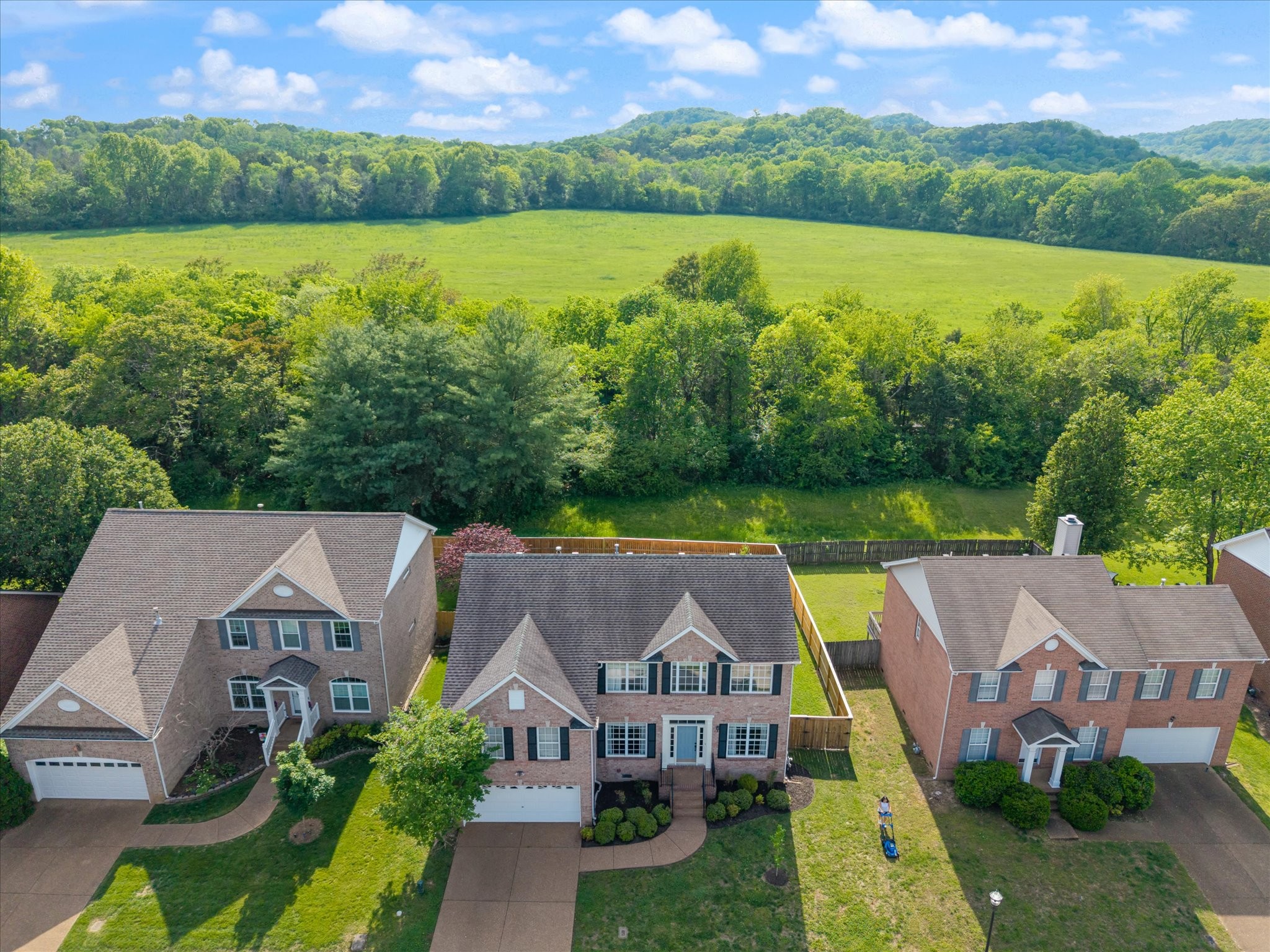 260 Wisteria Dr