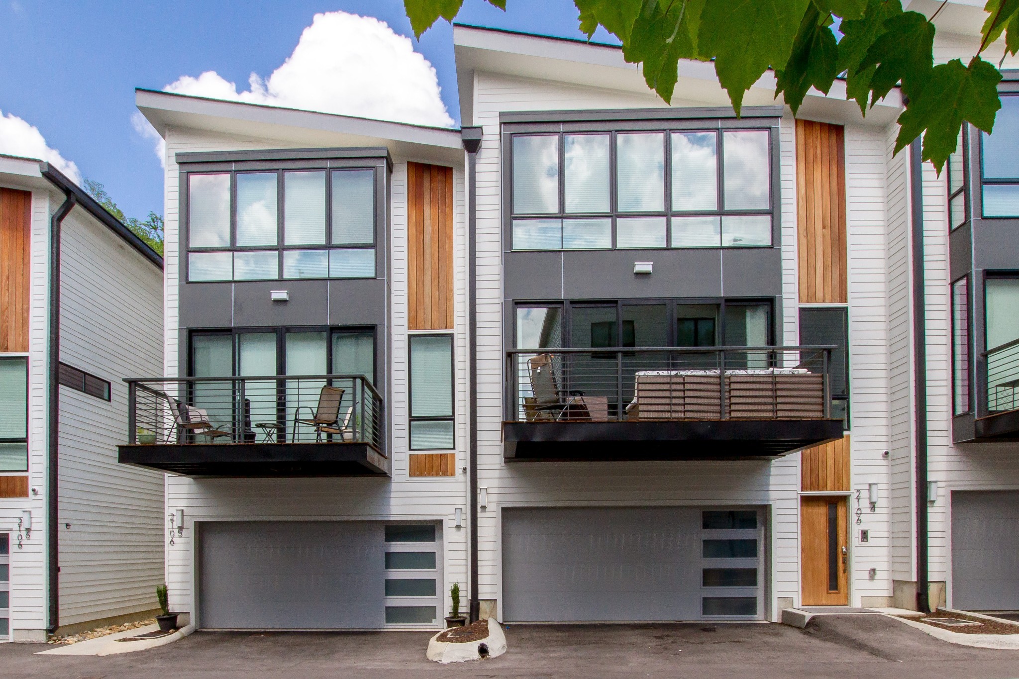 2106 9th Ave N 4