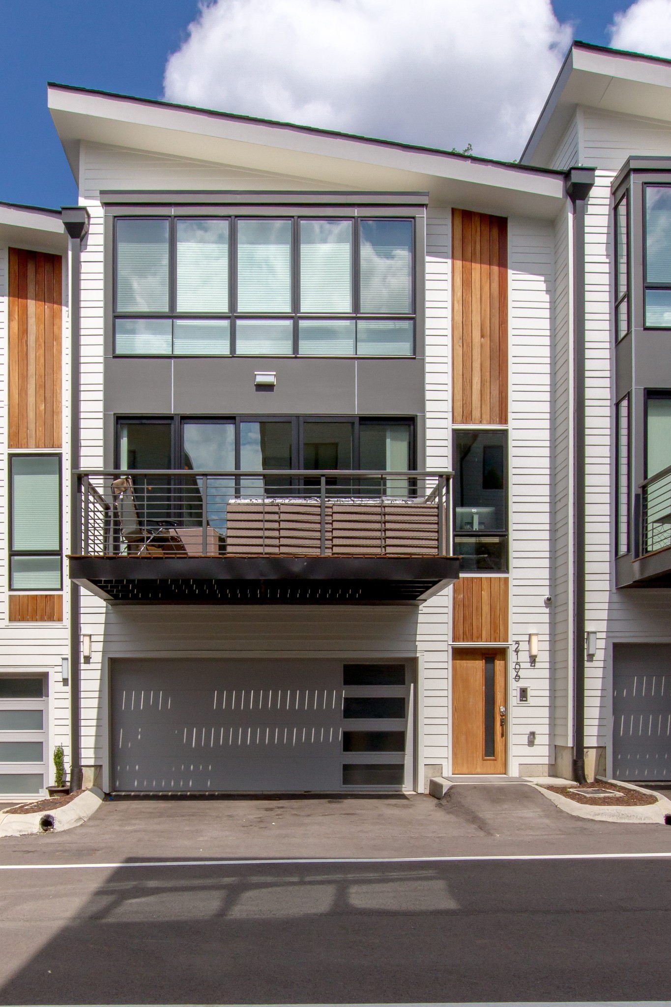 2106 9th Ave N 4