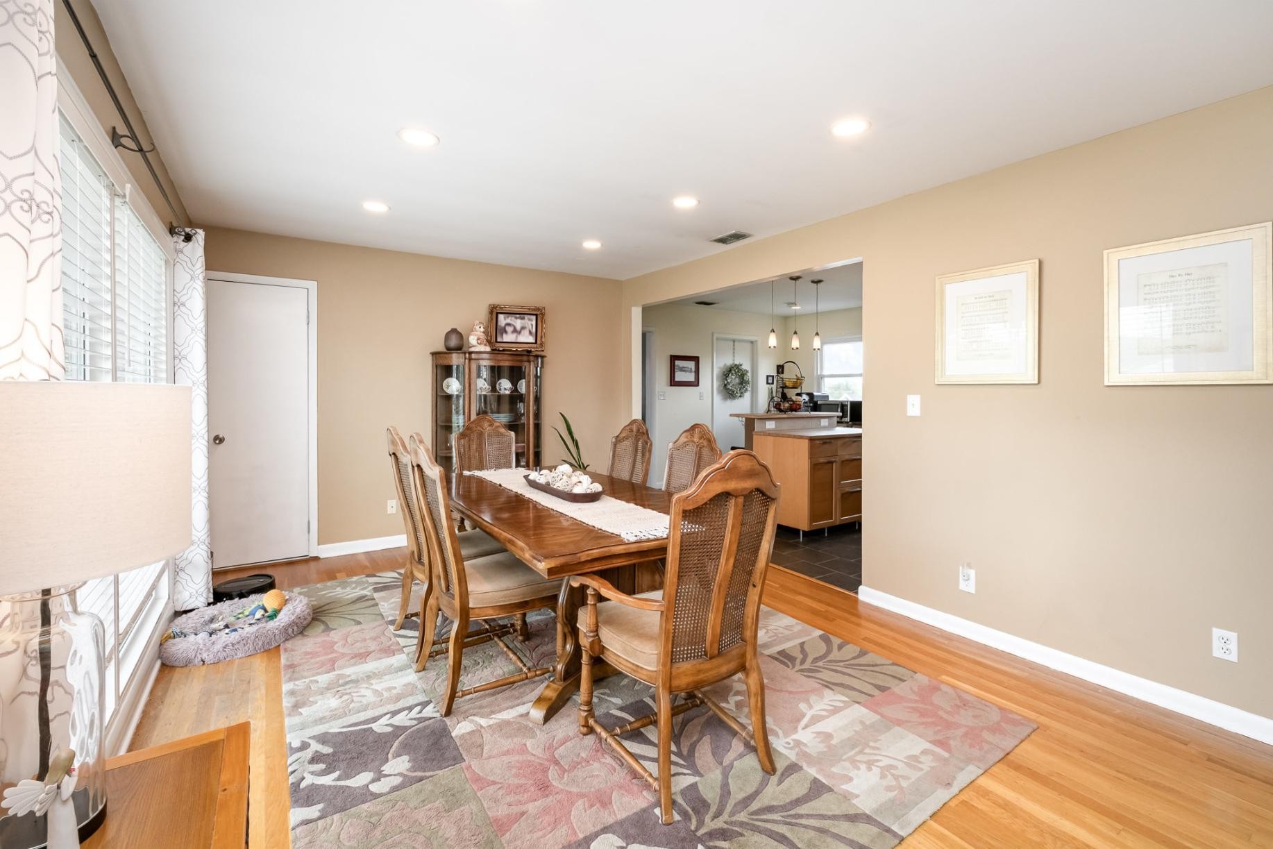 211 Perlen Dr