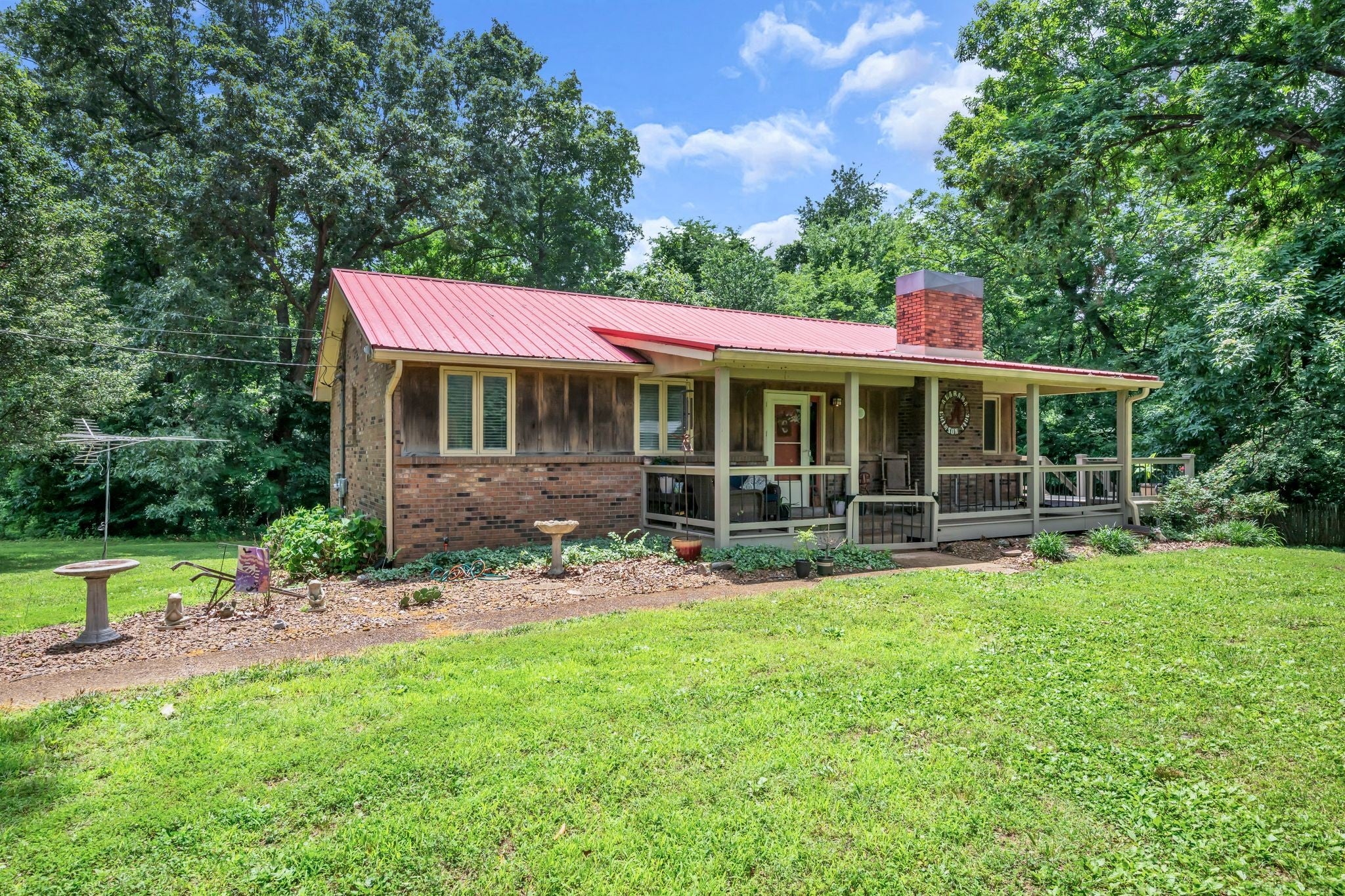 830 Hadley Rd
