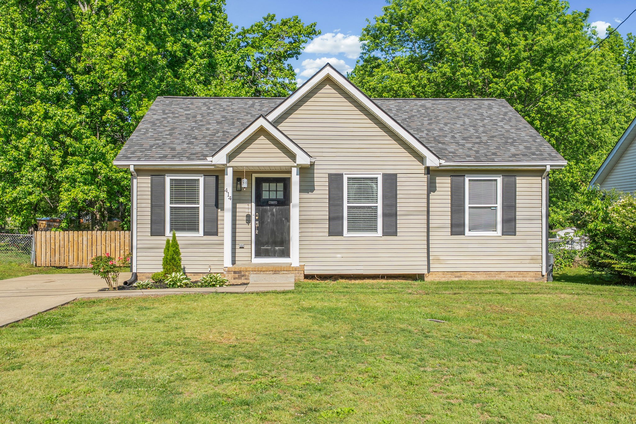 414 Donna Dr