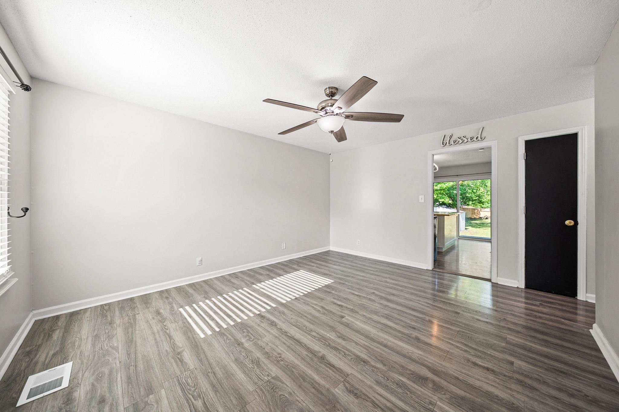 414 Donna Dr