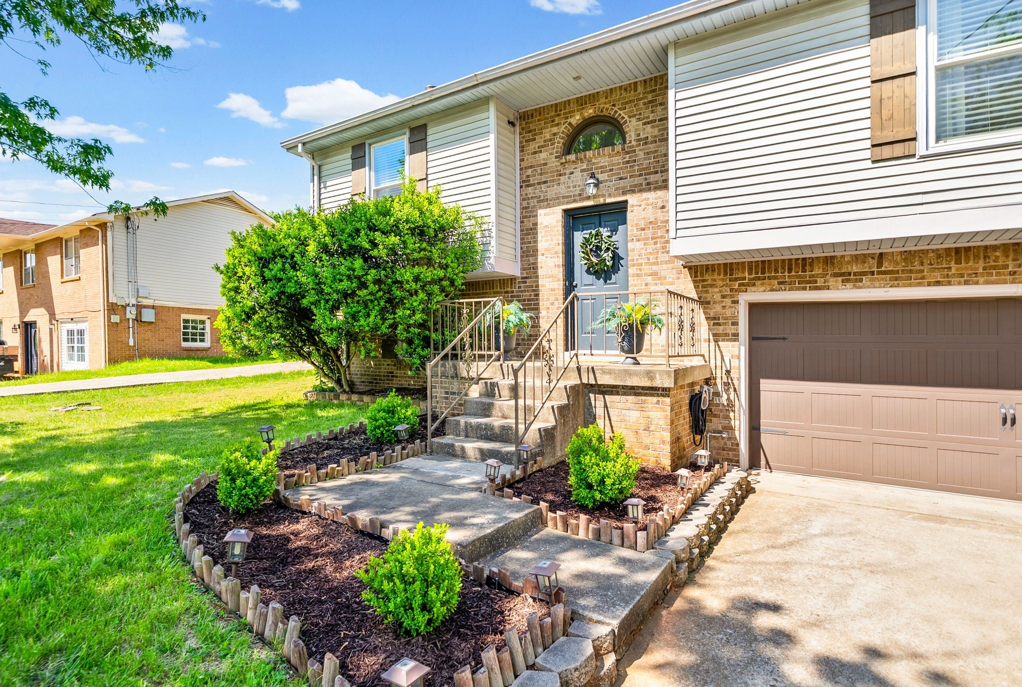 3324 Carrie Dr