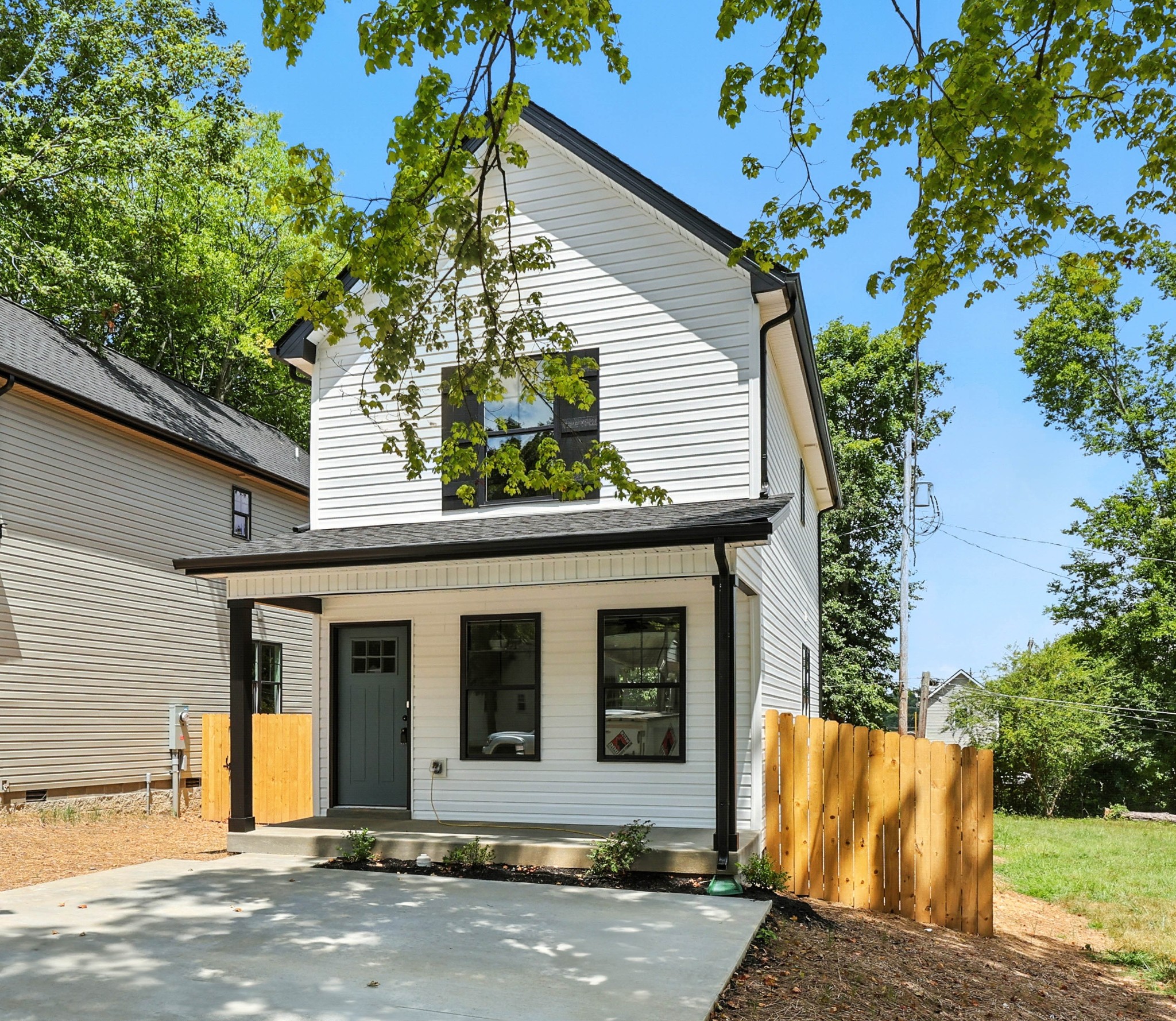 12271/2 Greenfield Dr