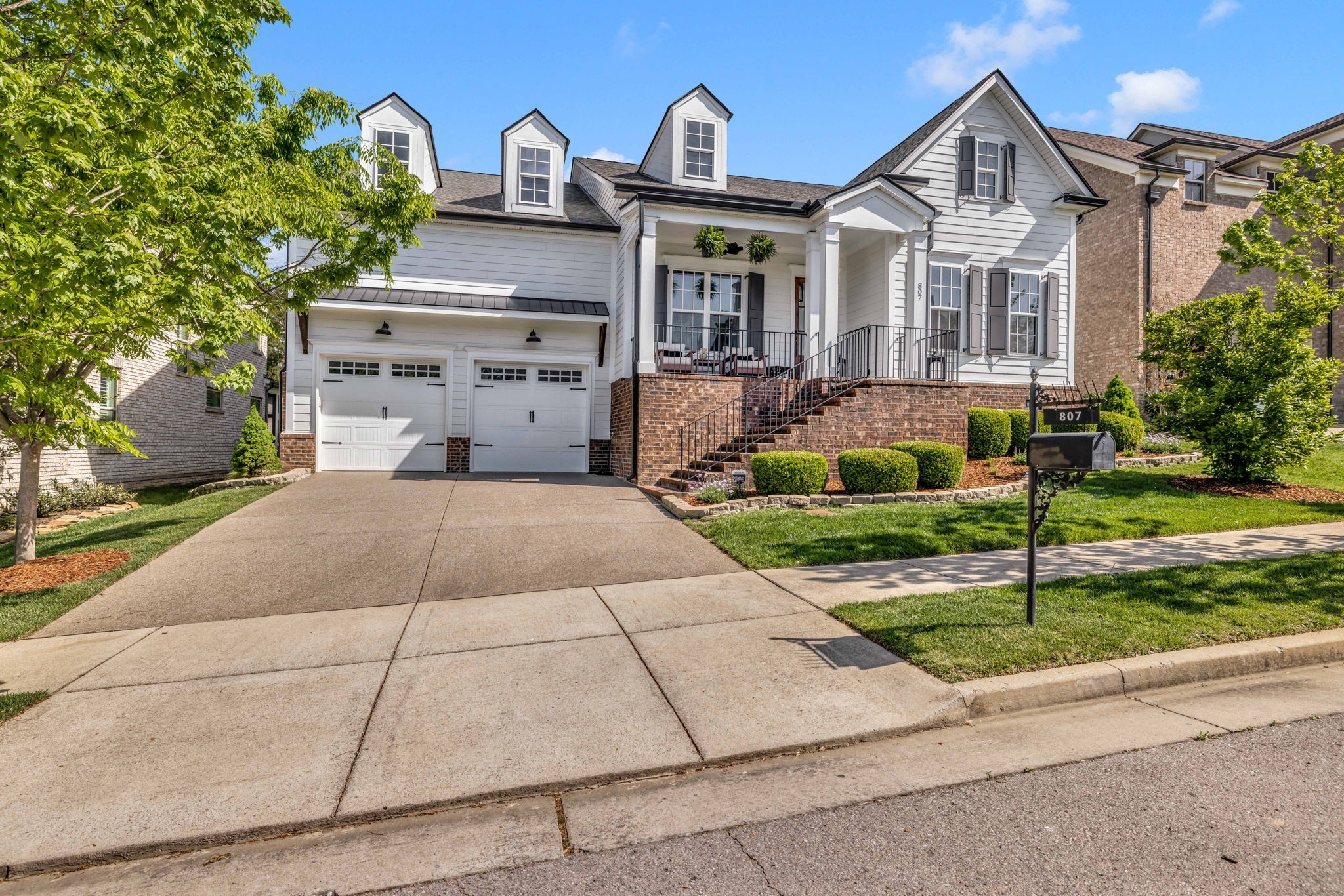 807 Caledonian Ct