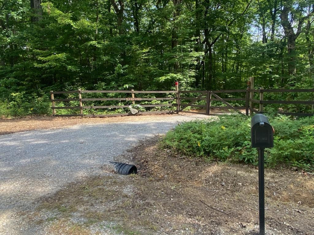 1750 Mountain Creek Rd