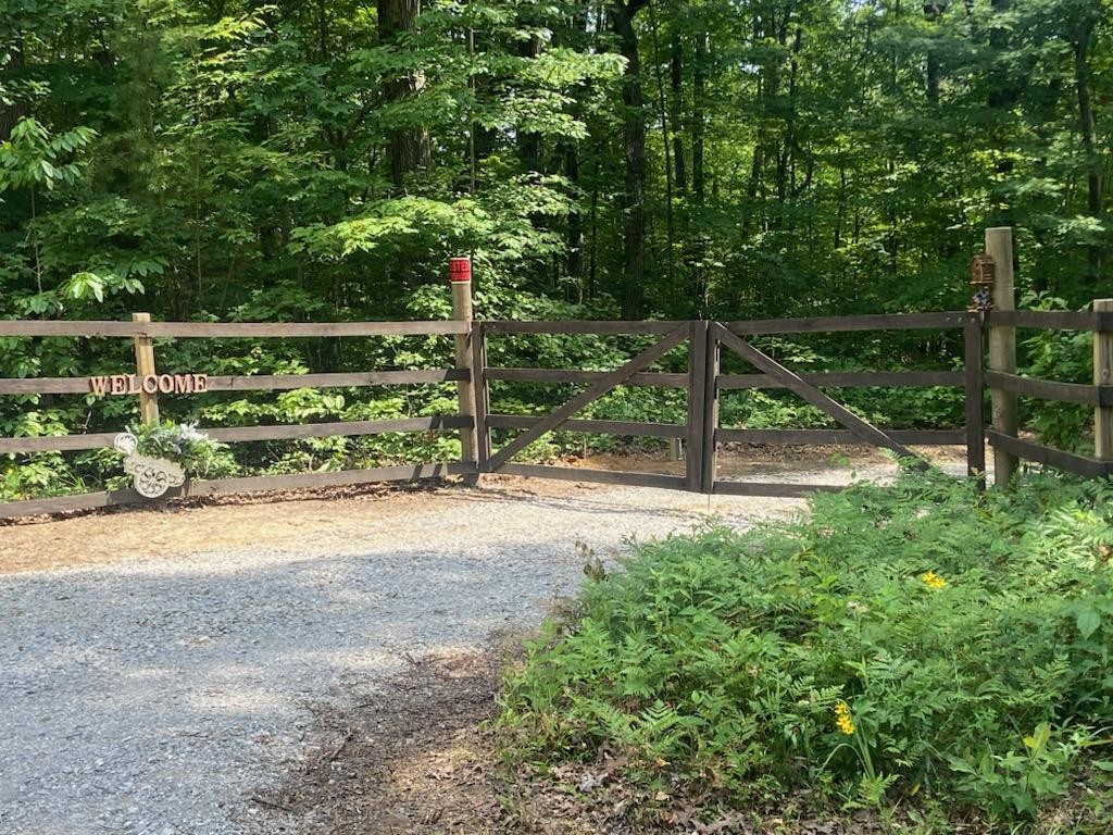 1750 Mountain Creek Rd