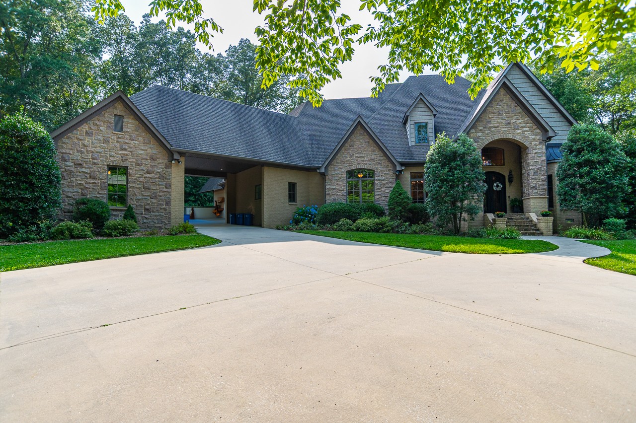 205 Nature Ridge Rd