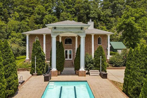 1211 White Rd Bon Aqua TN 37025