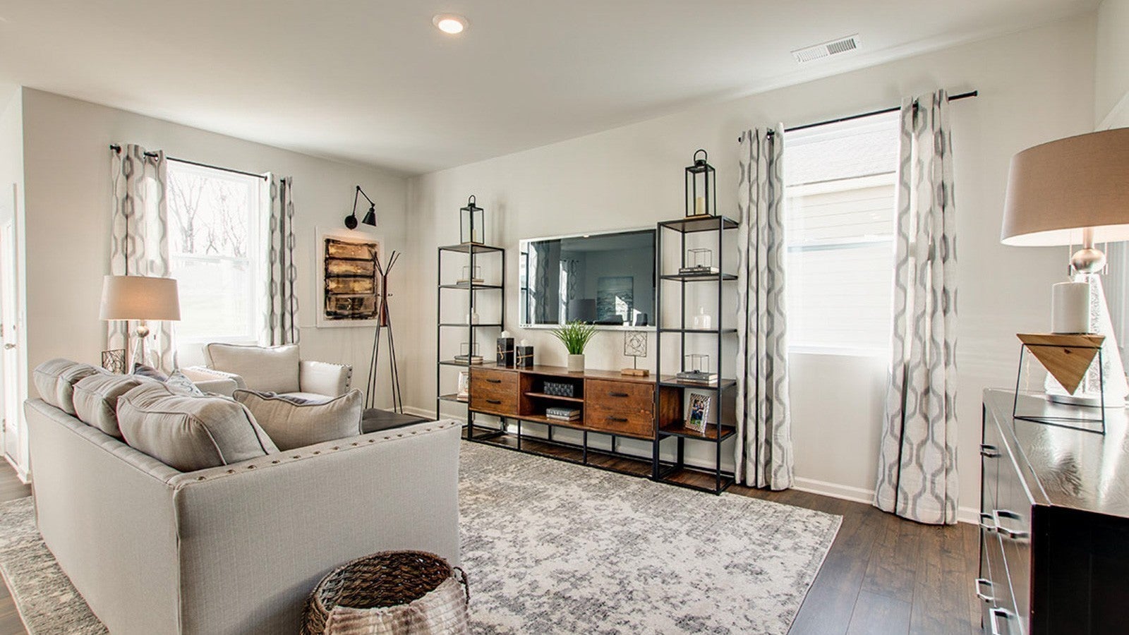 4072 Amelia Lane