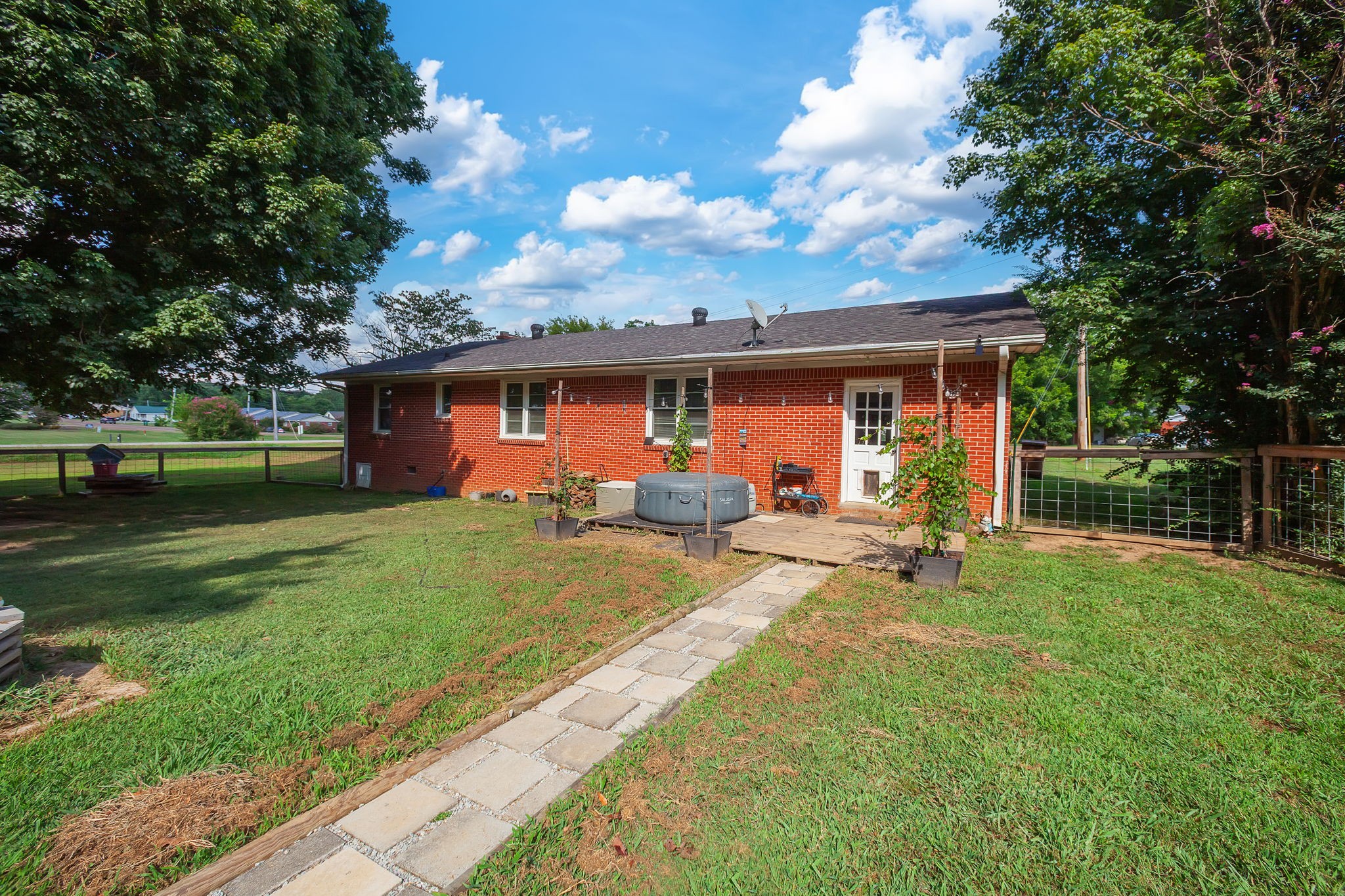 649 Natchez Trace Dr