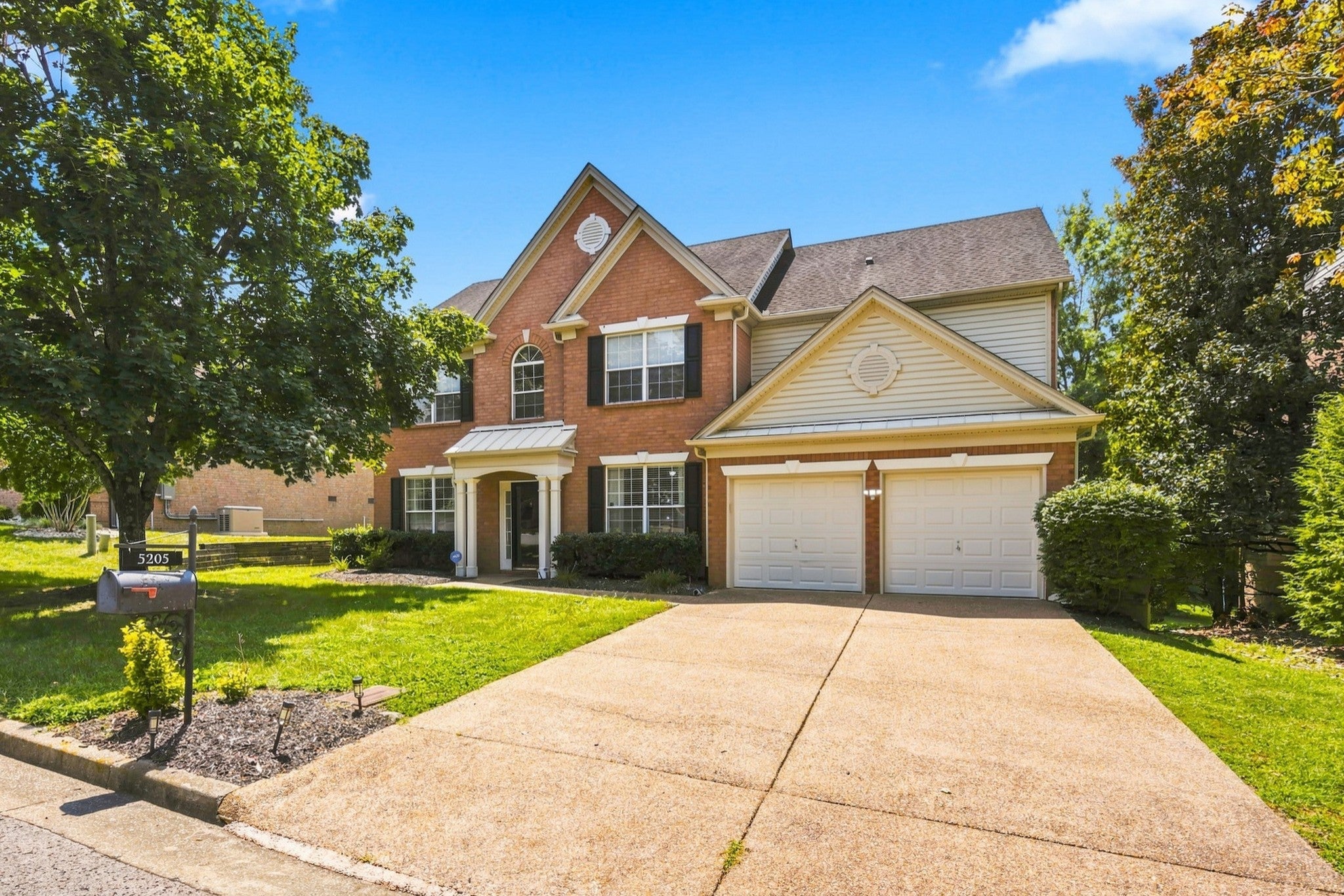 5205 Almadale Cir