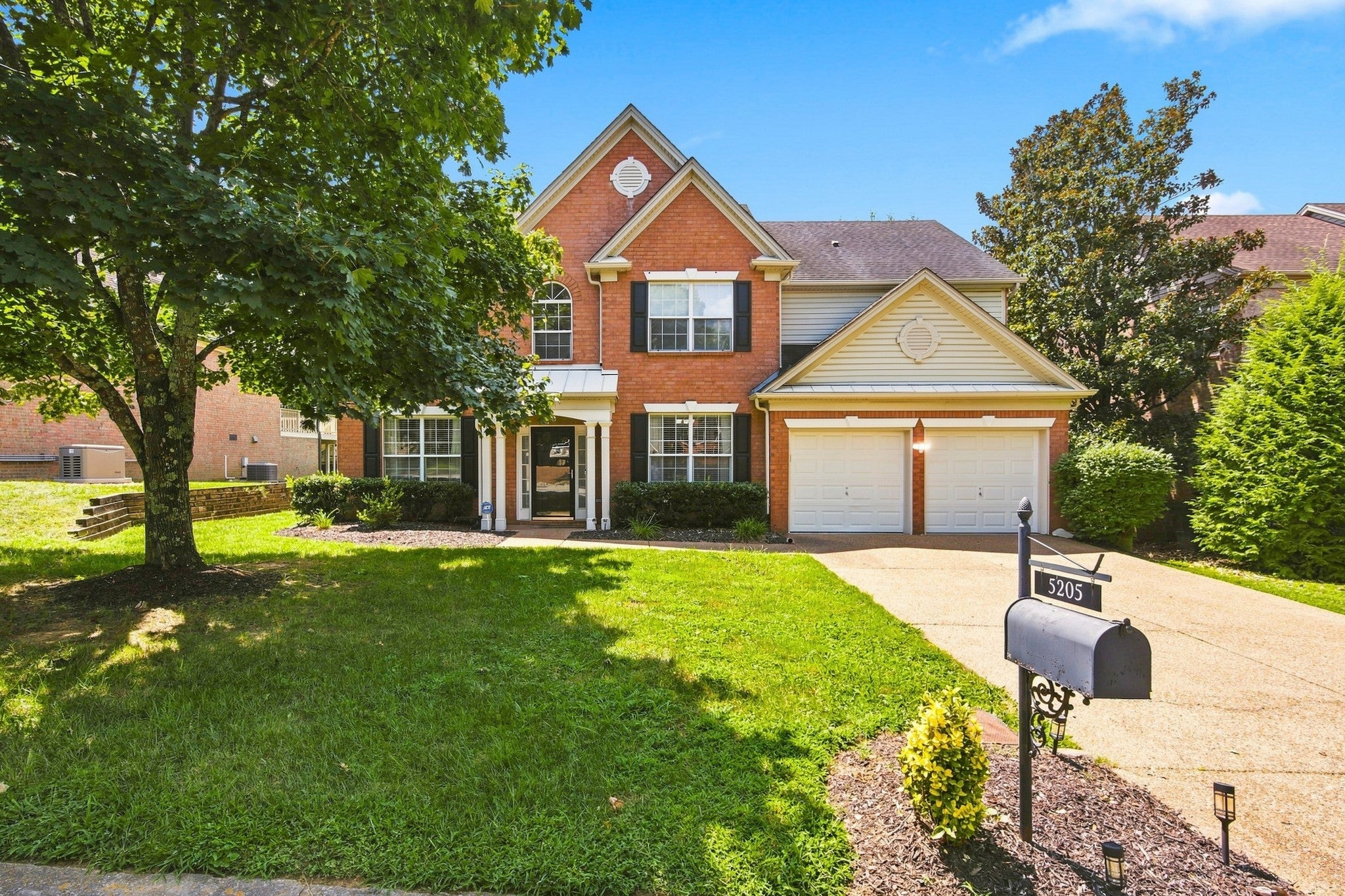 4.0-bed rental at 5205 Almadale Cir