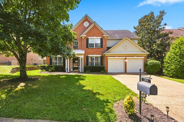 5205 ALMADALE CIR, BRENTWOOD, TN 37027 - Image 734d450ebad4bdbf9b249a36d2f5a12f/259900205