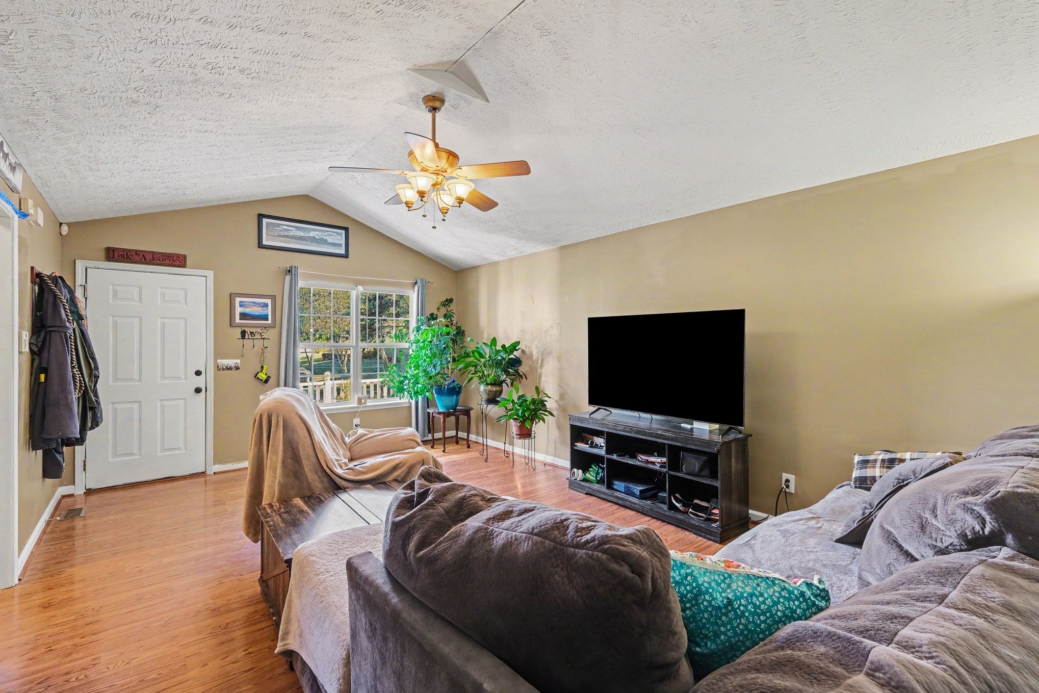 1255 Dellrose Dr