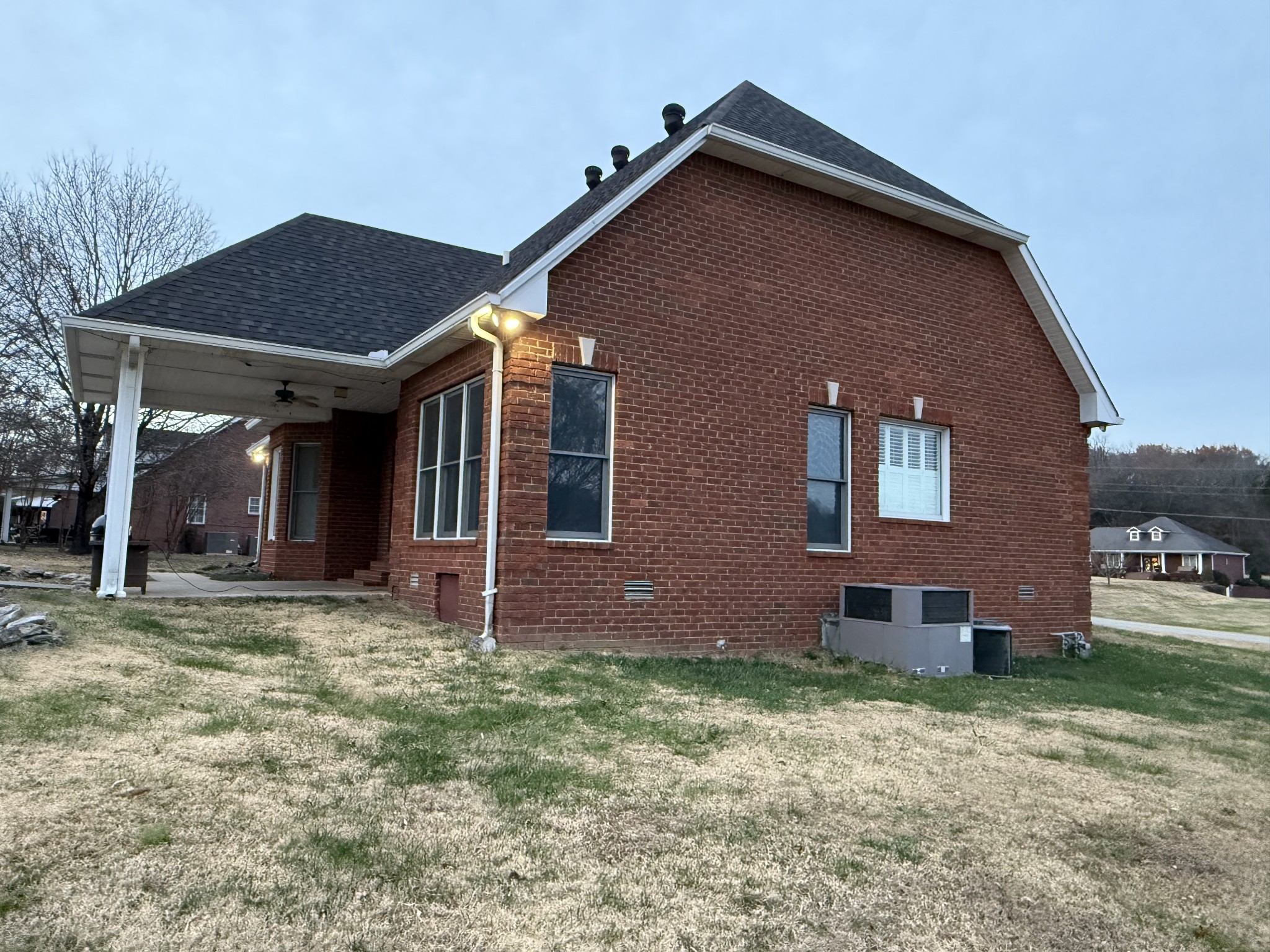 385 Thoroughbred Ln