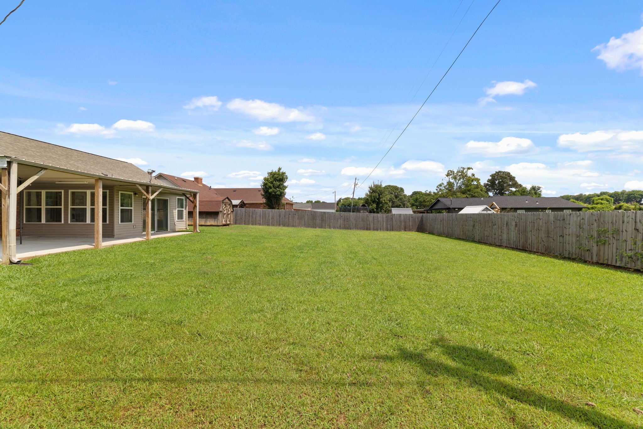 215 Oakview Cir