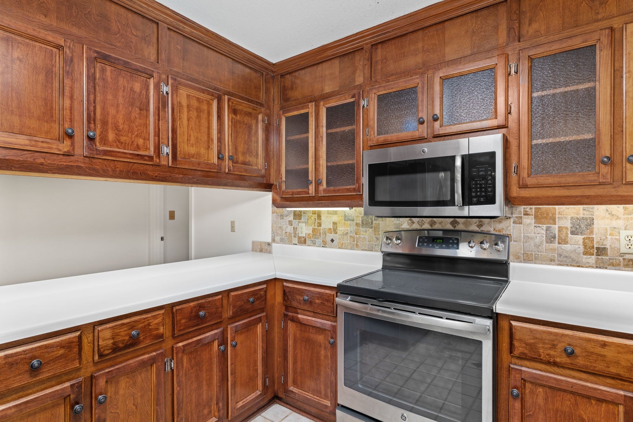 215 Oakview Cir