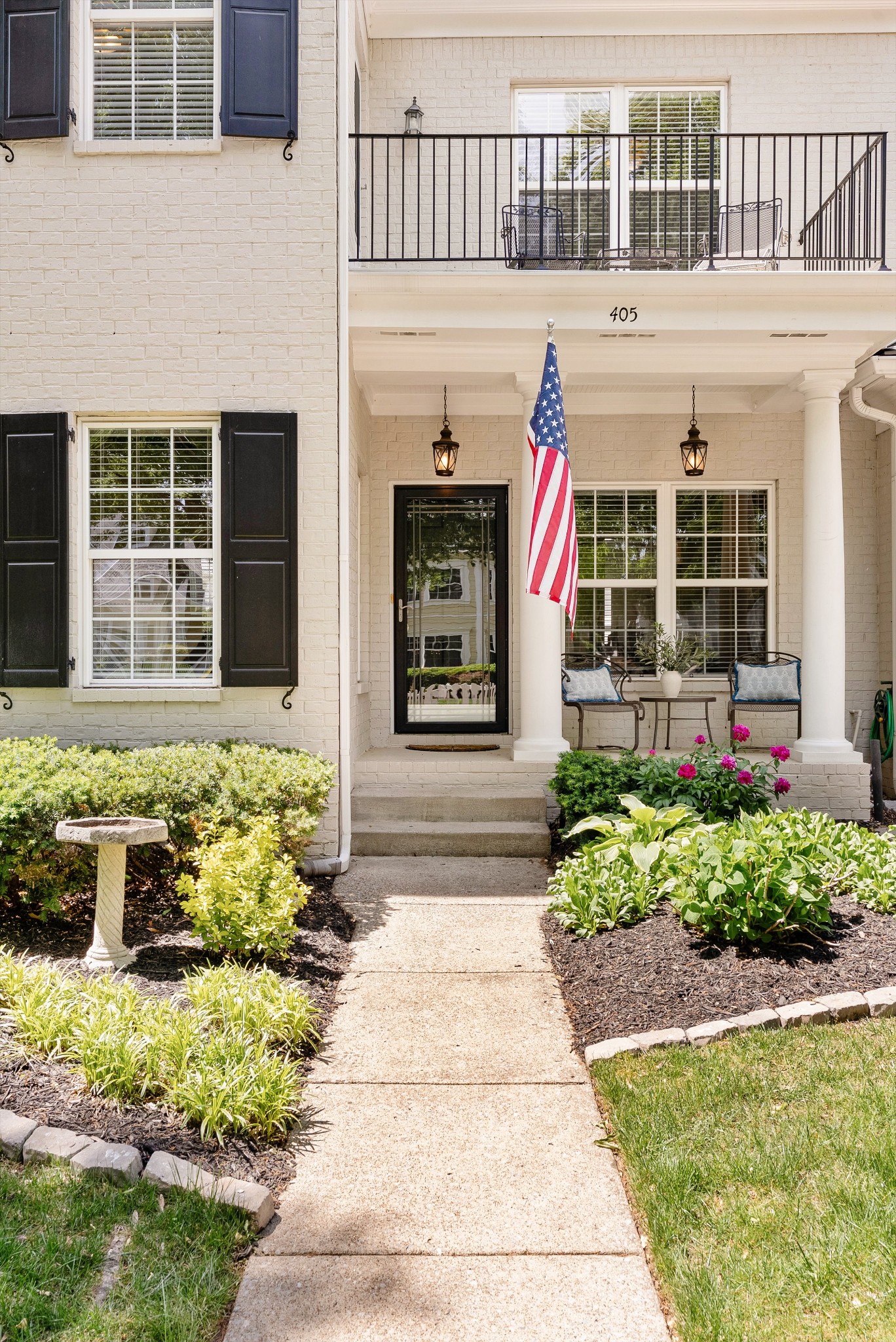 405 Verandah Ln