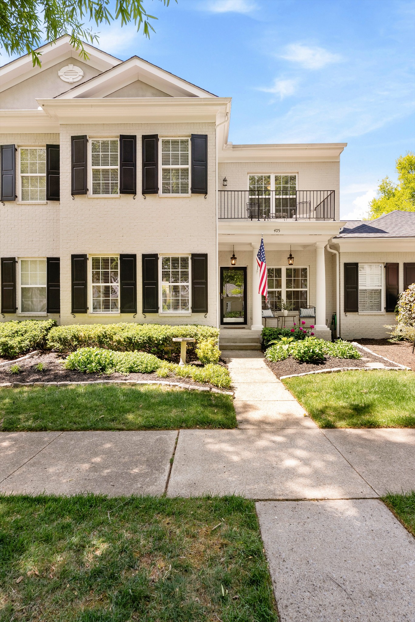 405 Verandah Ln