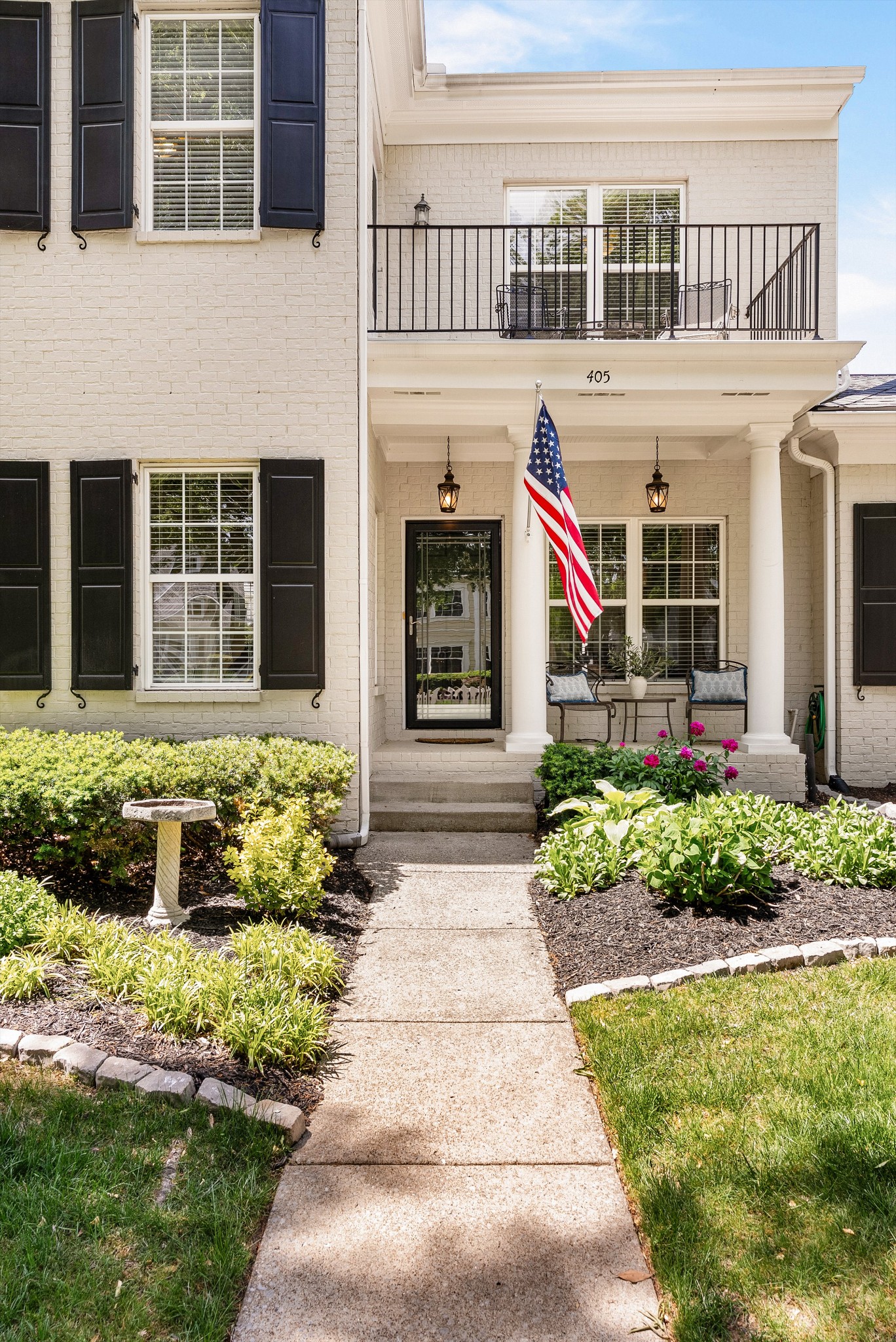 405 Verandah Ln