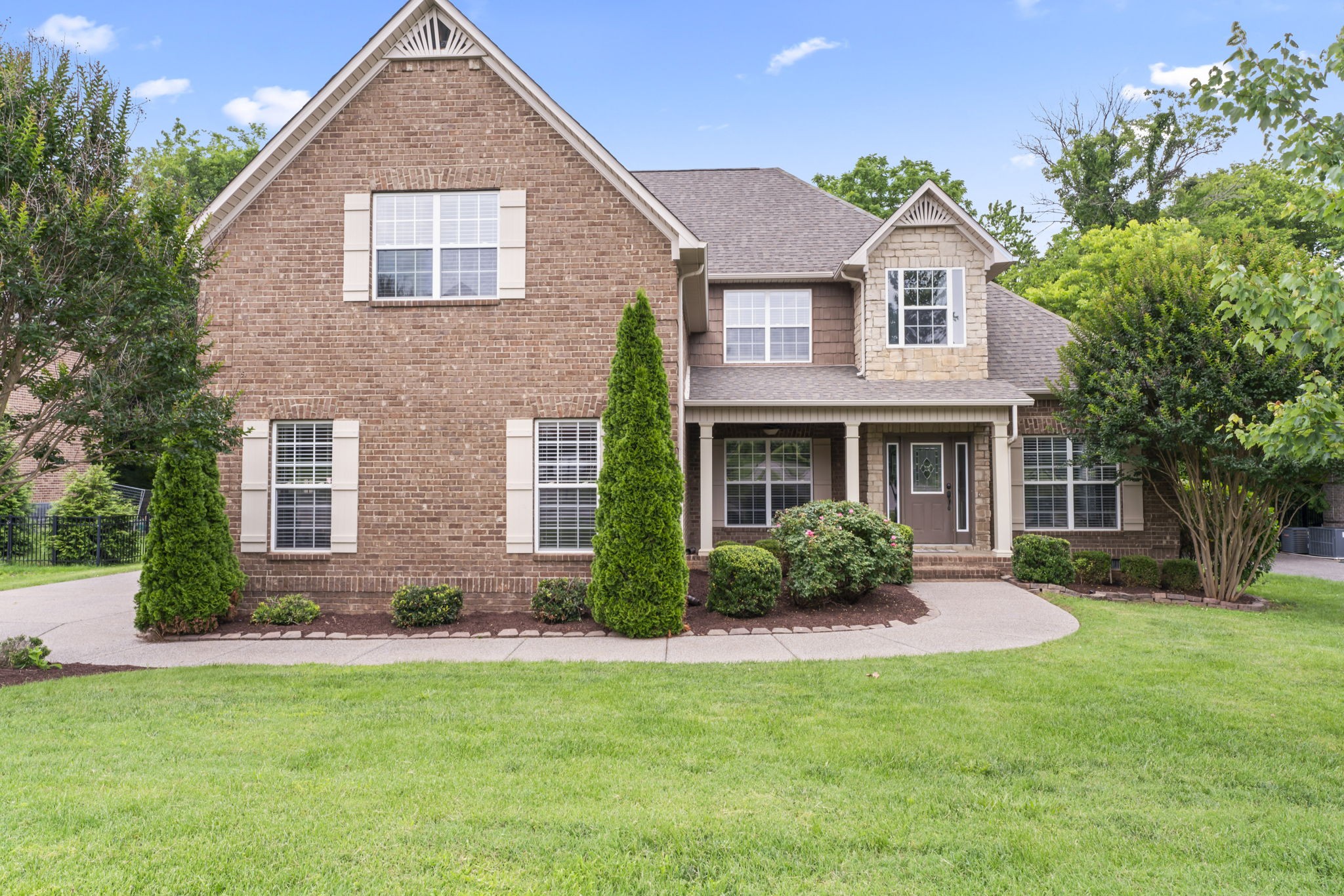 1002 Glessner Dr