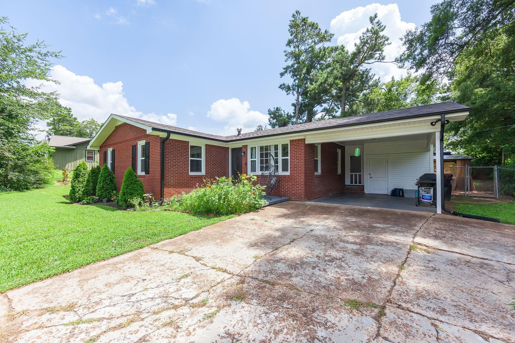 16 OAK GROVE RD